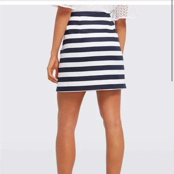 Draper James Navy & White Striped Mini Skirt. Size 0 - Picture 2 of 6